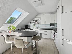 Heidelberg-Rohrbach: Schicke 4-Zimmer-Dachgeschosswohnung mit unverbaubarem Blick auf den Boxberg – 69126 Heidelberg – Vorschaubild 4
