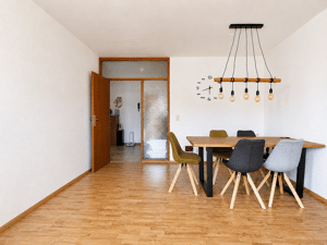 Gut geschnittene, helle 3-Zimmer-Wohnung mit sonniger Innenhofloggia, Balkon und TG-Stellplatz in der List – 30161 Hannover – Vorschaubild 3