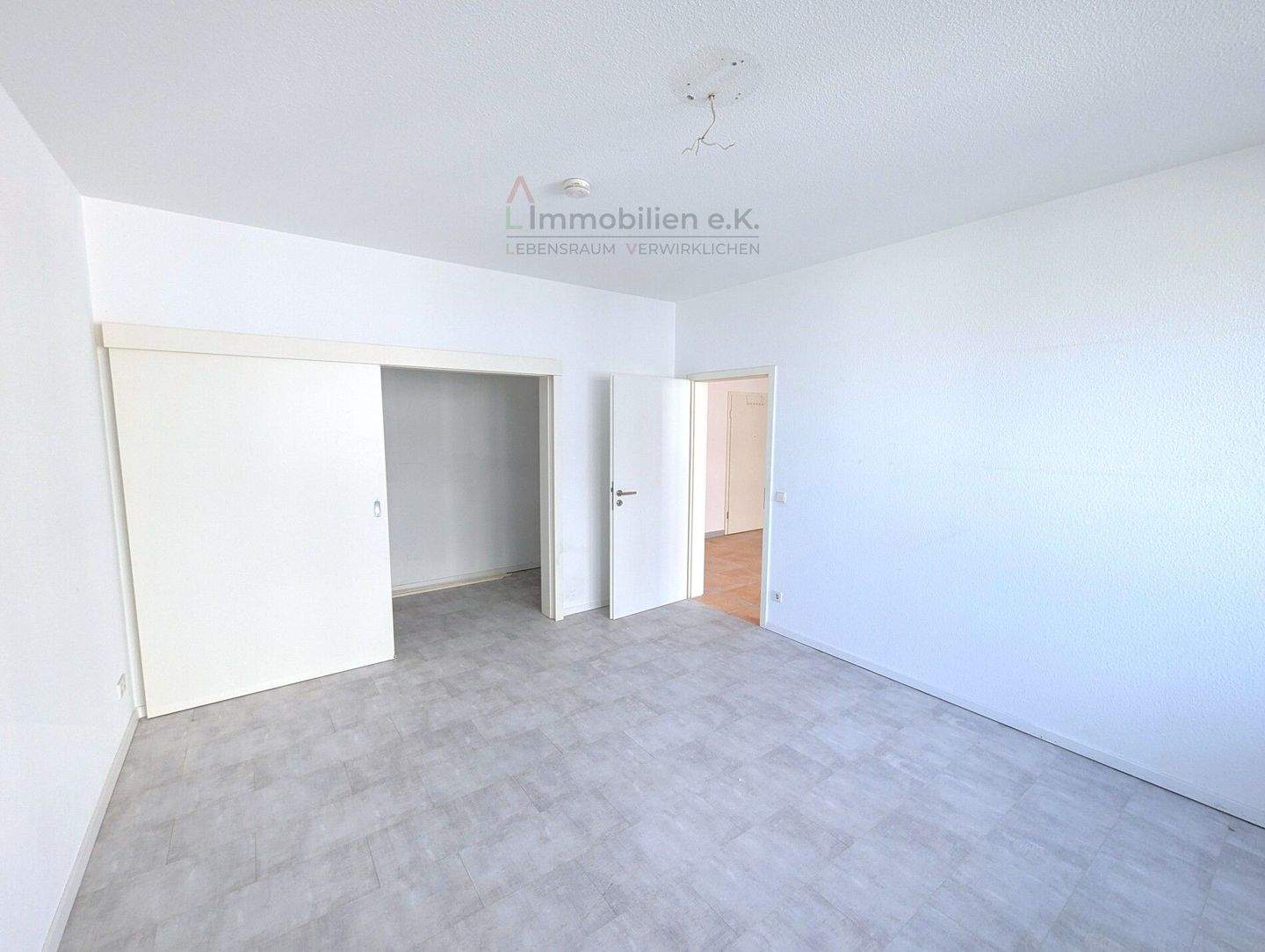 Zentrale, helle 2-Zimmer Wohnung – Stuttgart – Vorschaubild 8