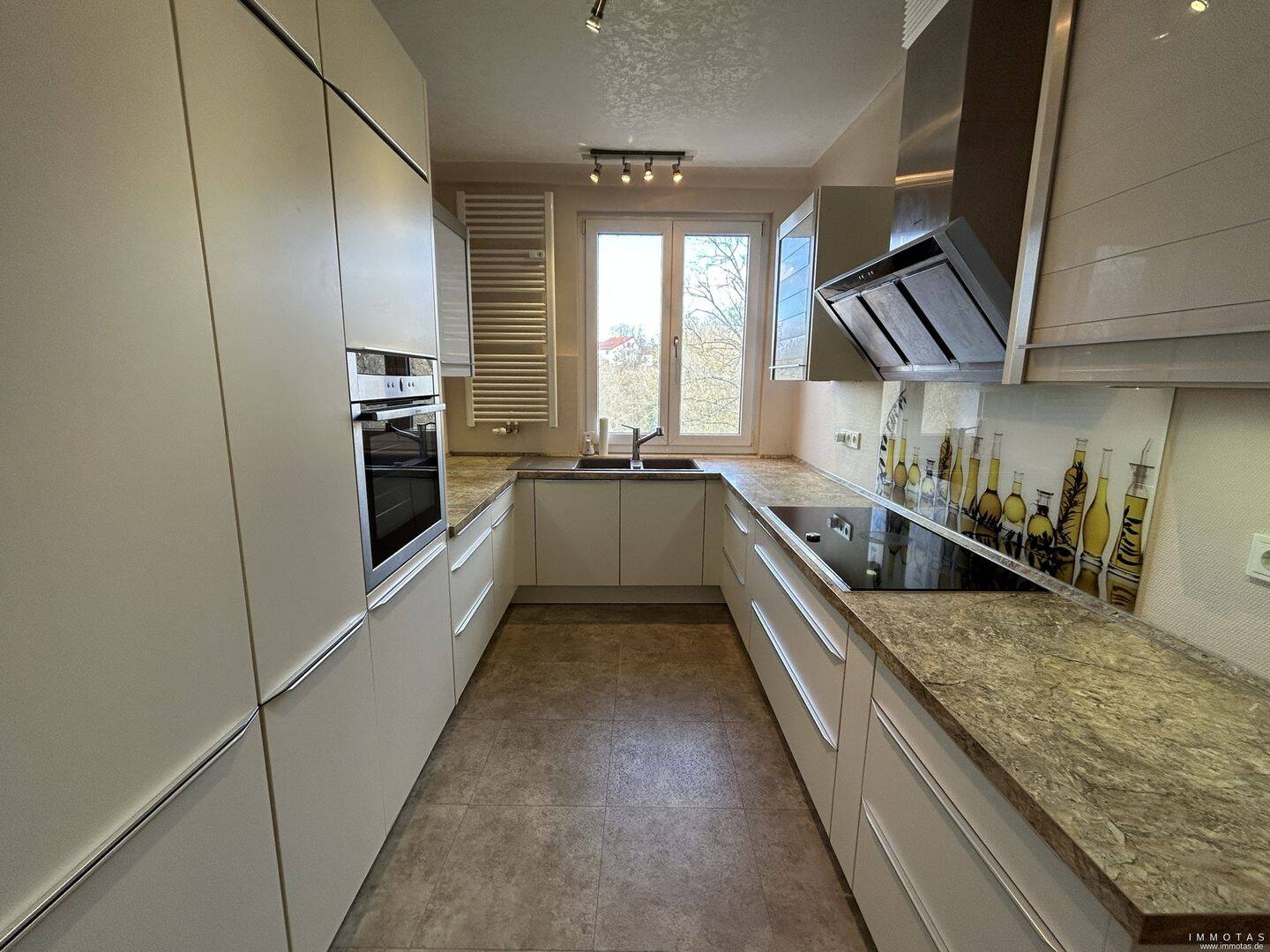 ZUR MIETE: Gepflegte 3-Zimmer-Wohnung mit Balkon und Einbauküche in Saarbrücken – Saarbrücken – Vorschaubild 5