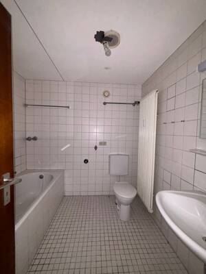 Modernes 3-Zimmer-Apartment mit verglastem Balkon und toller Aussicht – 66121 Saarbrücken – Vorschaubild 5