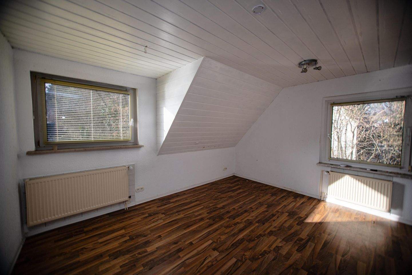 Ein-/Zweifamilienhaus in Salzgitter mit großem Grundstück – Salzgitter – Vorschaubild 4