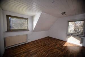 Ein-/Zweifamilienhaus in Salzgitter mit großem Grundstück – 38259 Salzgitter – Vorschaubild 4