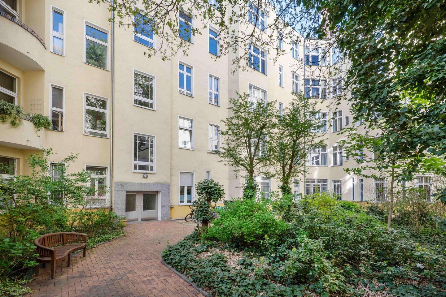 Urbanes Flair trifft Wilmersdorfer Eleganz: Ihr Logenplatz am Nikolsburger Platz – Berlin – Vorschaubild 3