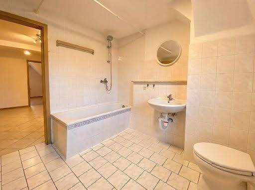 Einbauküche inklusive! Sanierte 3-Raum-Wohnung im Dachgeschoss – Erfurt – Vorschaubild 8