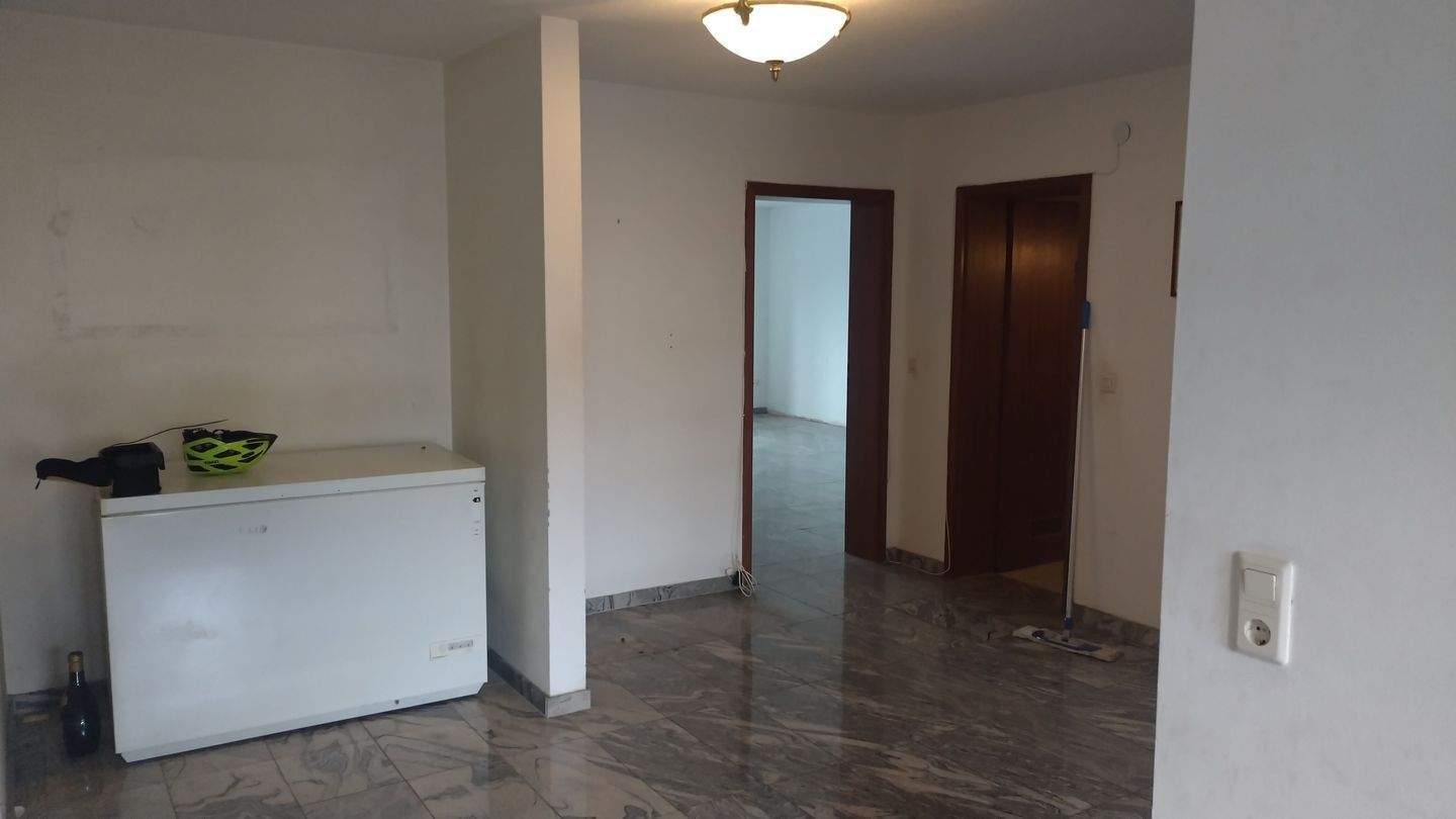 Großzügige, barrierearme 3,5 - Zimmer Wohnung mit 13 m² Balkon und zwei KFZ-Stellplätzen – Nürnberg – Vorschaubild 7