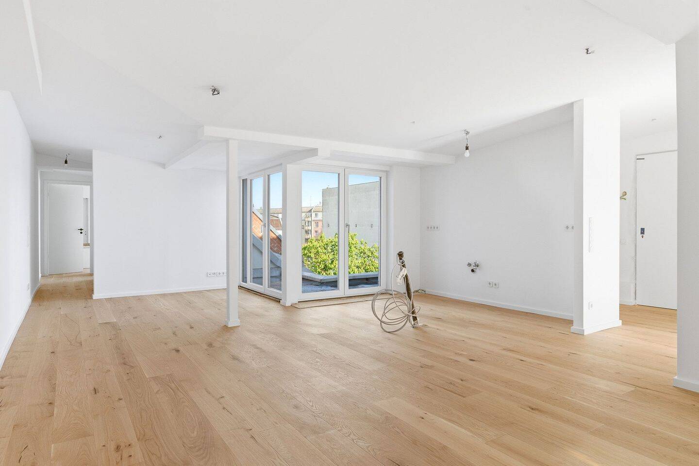 Erstbezug von klimatisierter 4-Zimmer-Dachgeschosswohnung mit Ost- und Westterrasse in Kiezlage – Berlin – Vorschaubild 8