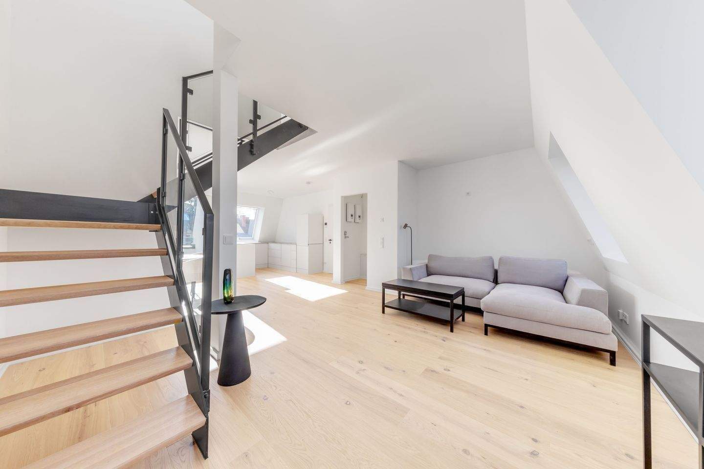 Courtagefreie Dachgeschoss-Maisonettewohnung in Winterhude – Hamburg – Vorschaubild 5