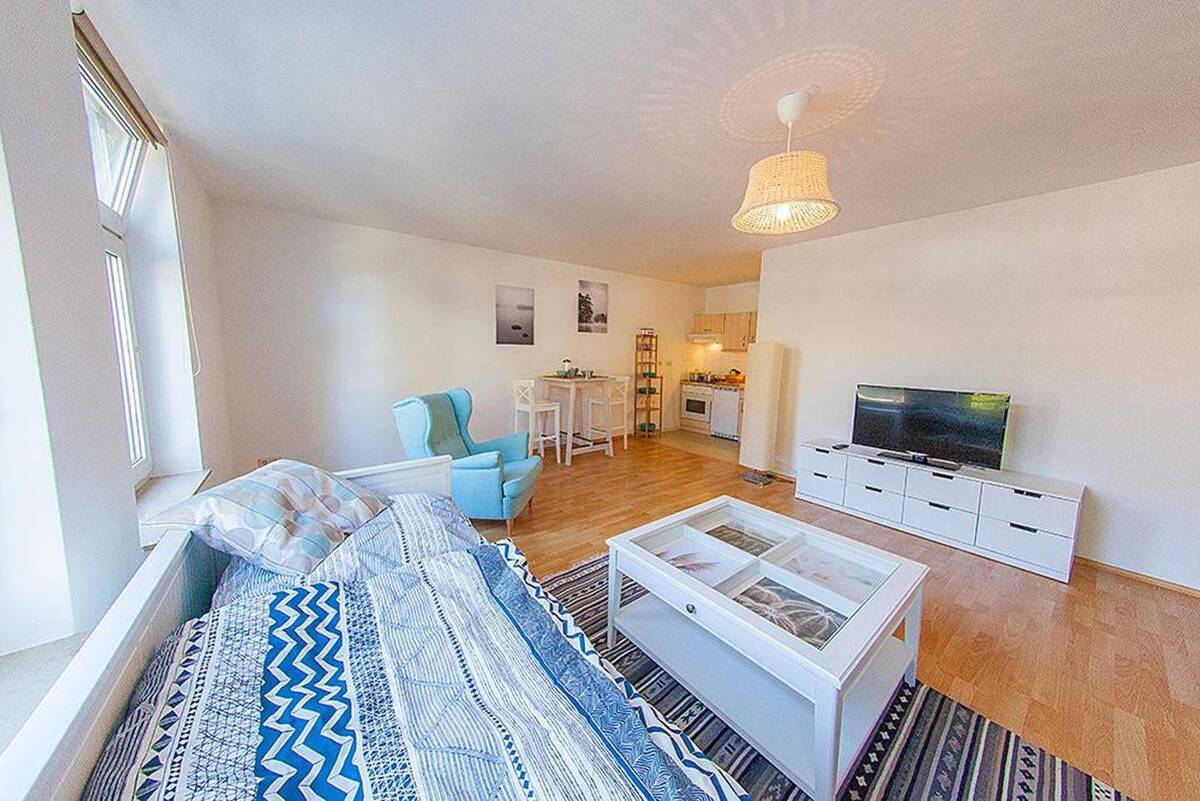 Ruhig, hell, möbliert - Apartment mit Top-Anbindung zwischen Adlershof und Flughafen BER – 12524 Berlin – Bild 1 von 9