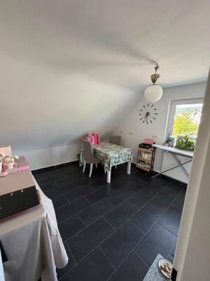 Gemütliche 2,5-Zimmer-Wohnung mit Dachterrasse, Herkulesblick & Stellplatz in bevorzugter Wohnlage! – 34128 Kassel – Vorschaubild 5
