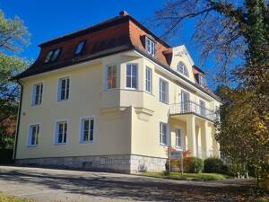 Großzügige, helle 4-Zimmer-Wohnung in Riedenburg