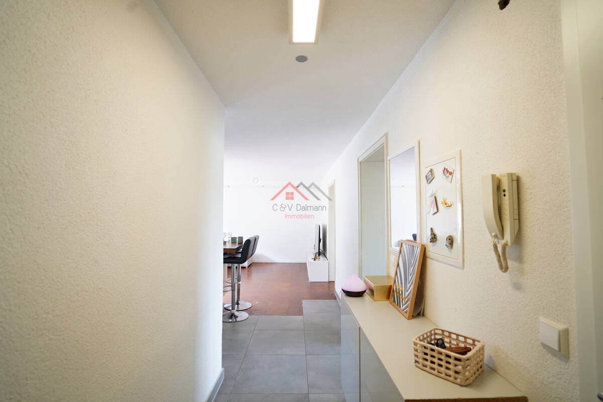 "Zwei Wohneinheiten - ideal für Familie oder Wohnen & Arbeiten mit großer und sonniger Südterrasse" – Tuttlingen – Vorschaubild 5