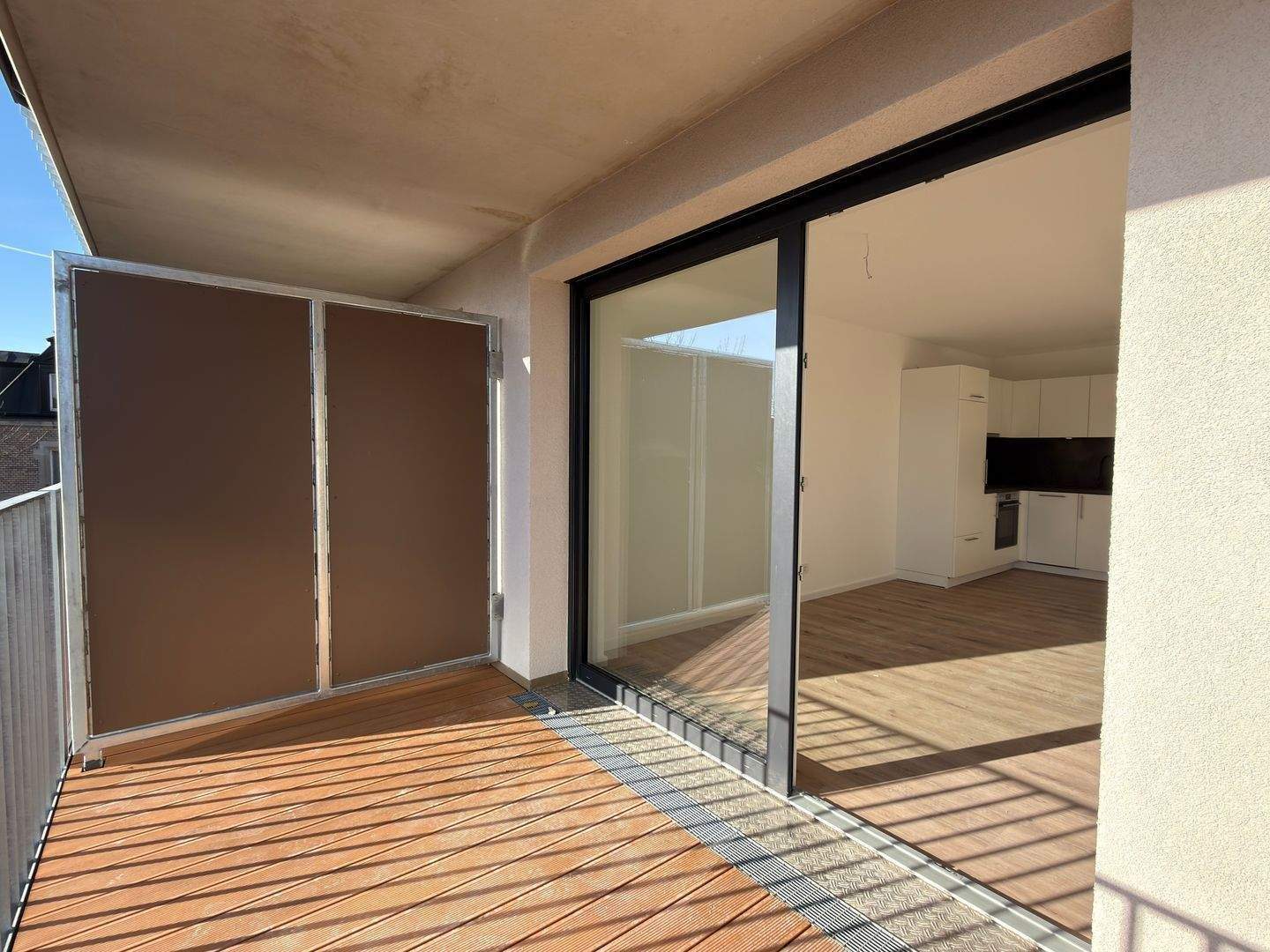 Exklusive 1-Zimmer-Neubauwohnung mit hochwertiger Ausstattung ~ Erstbezug ~ Tiefgarage ~ Aufzug ~ Sofortbezug – Nürnberg – Vorschaubild 2