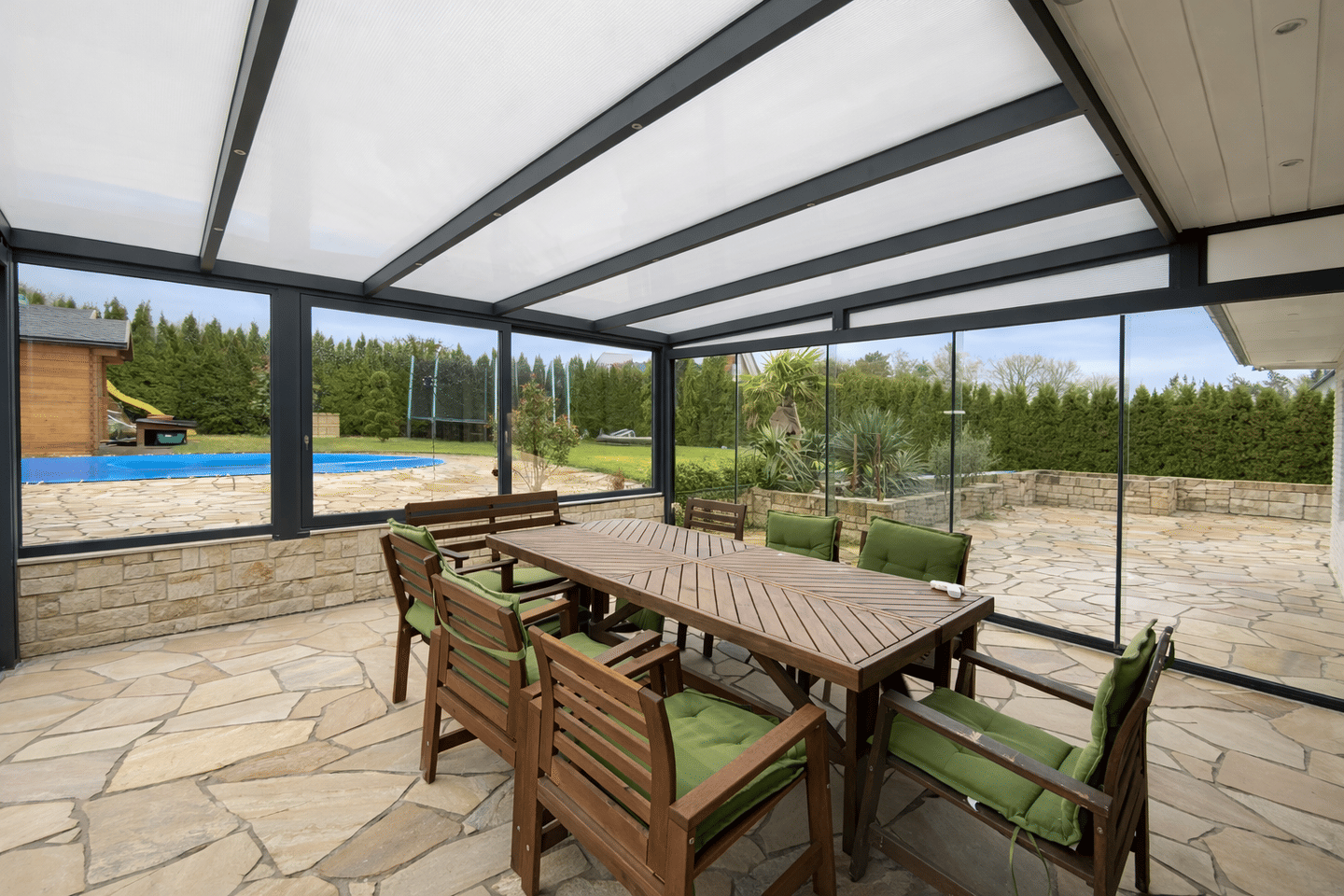 Idyllisches Einfamilienhaus mit Pool in Eberholzen - Ihr Traum vom Eigenheim! – Eberholzen – Bild 1 von 8