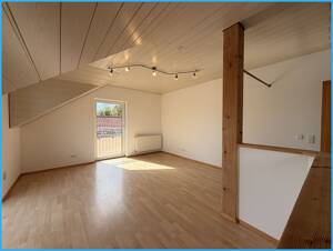 DIPL.-Immowirt MAIER !! helle, großzügige Galerie-Dachgeschoss-Wohnung und traumhaften Weitblick – 94474 Vilshofen an der Donau – Vorschaubild 4