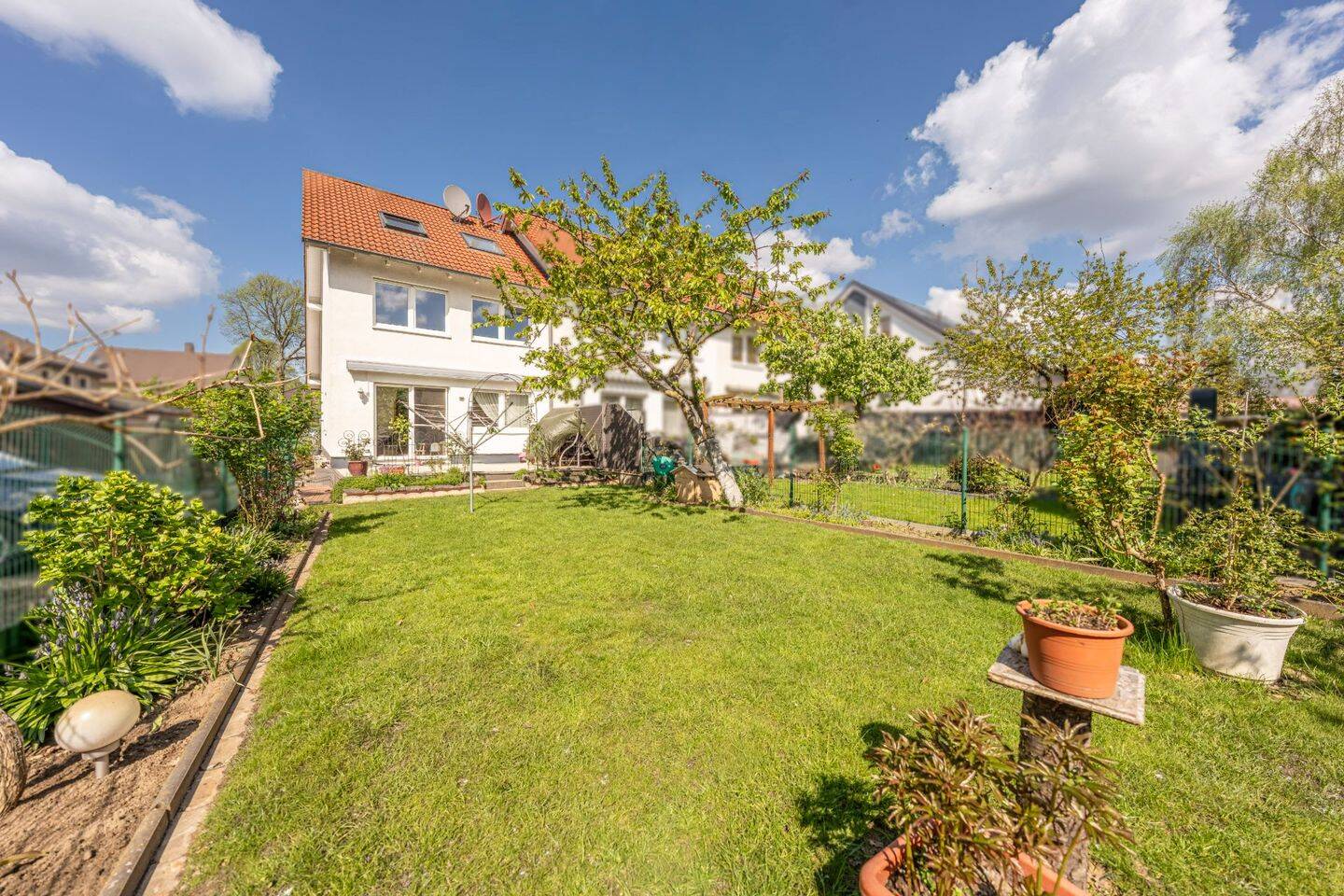 Perfekt für die Familie: Gehobenes Reiheneckhaus mit Südgarten in ruhiger Lage von Dortmund