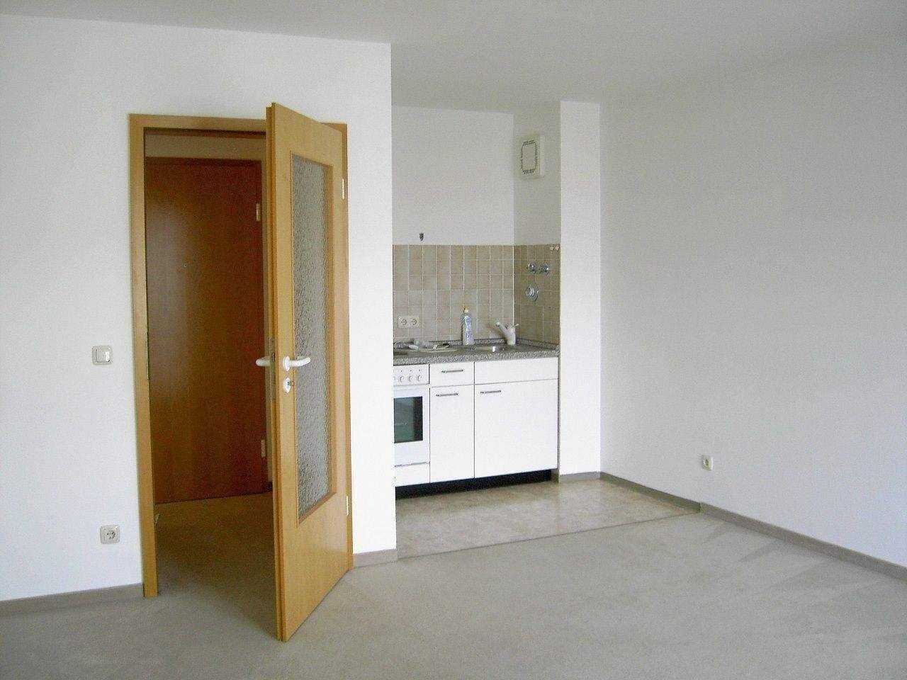 Bereits vermietet: Kleine 2 Zimmer-Wohnung. Kochnische. Balkon. Tiefgaragen-Stellplatz – Dresden – Vorschaubild 6