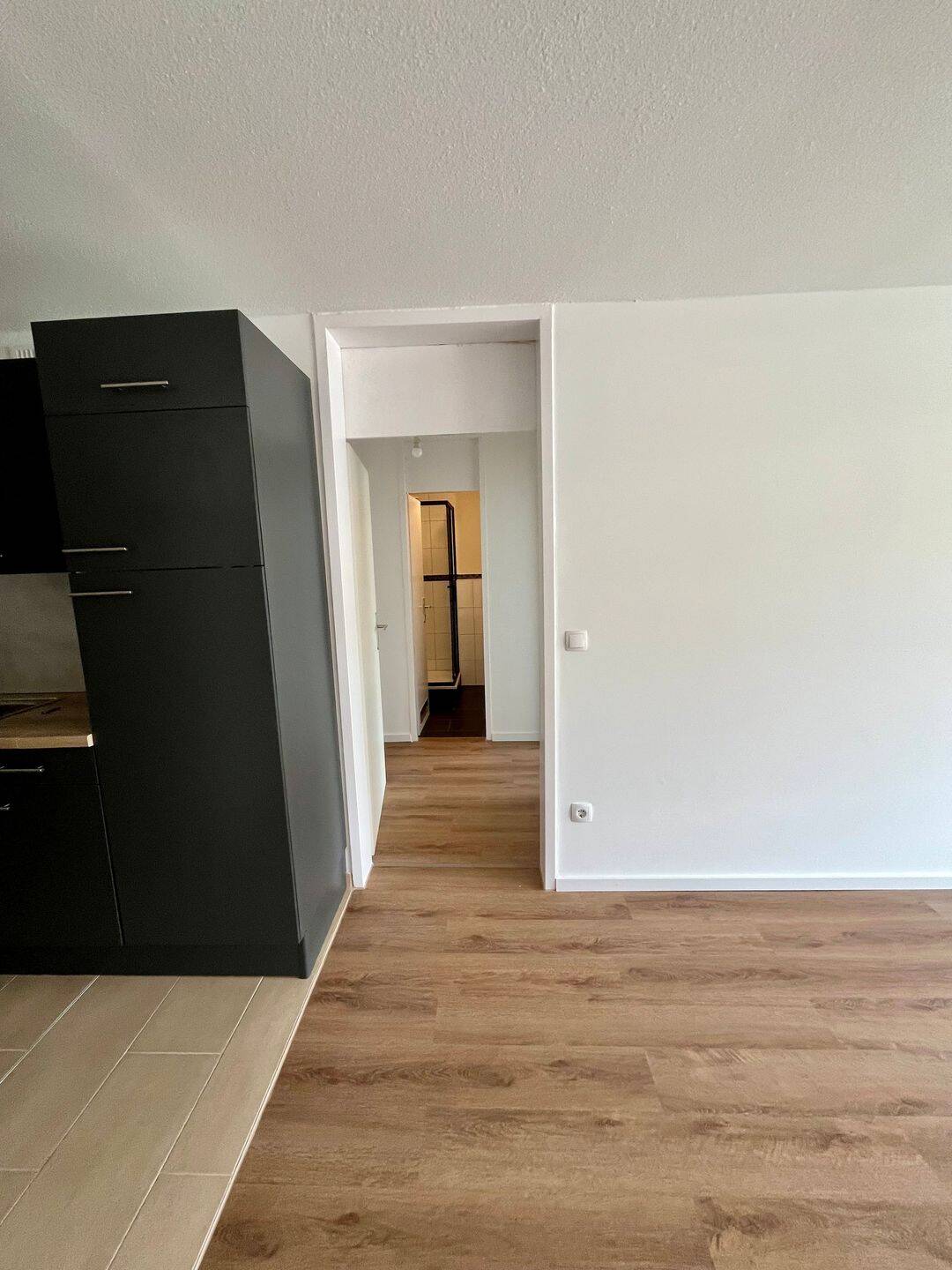 Sanierte 2-Zimmer-Wohnung mit EBK und Loggia in München-Berg am Laim – frei ab 04/2026 – München – Vorschaubild 6
