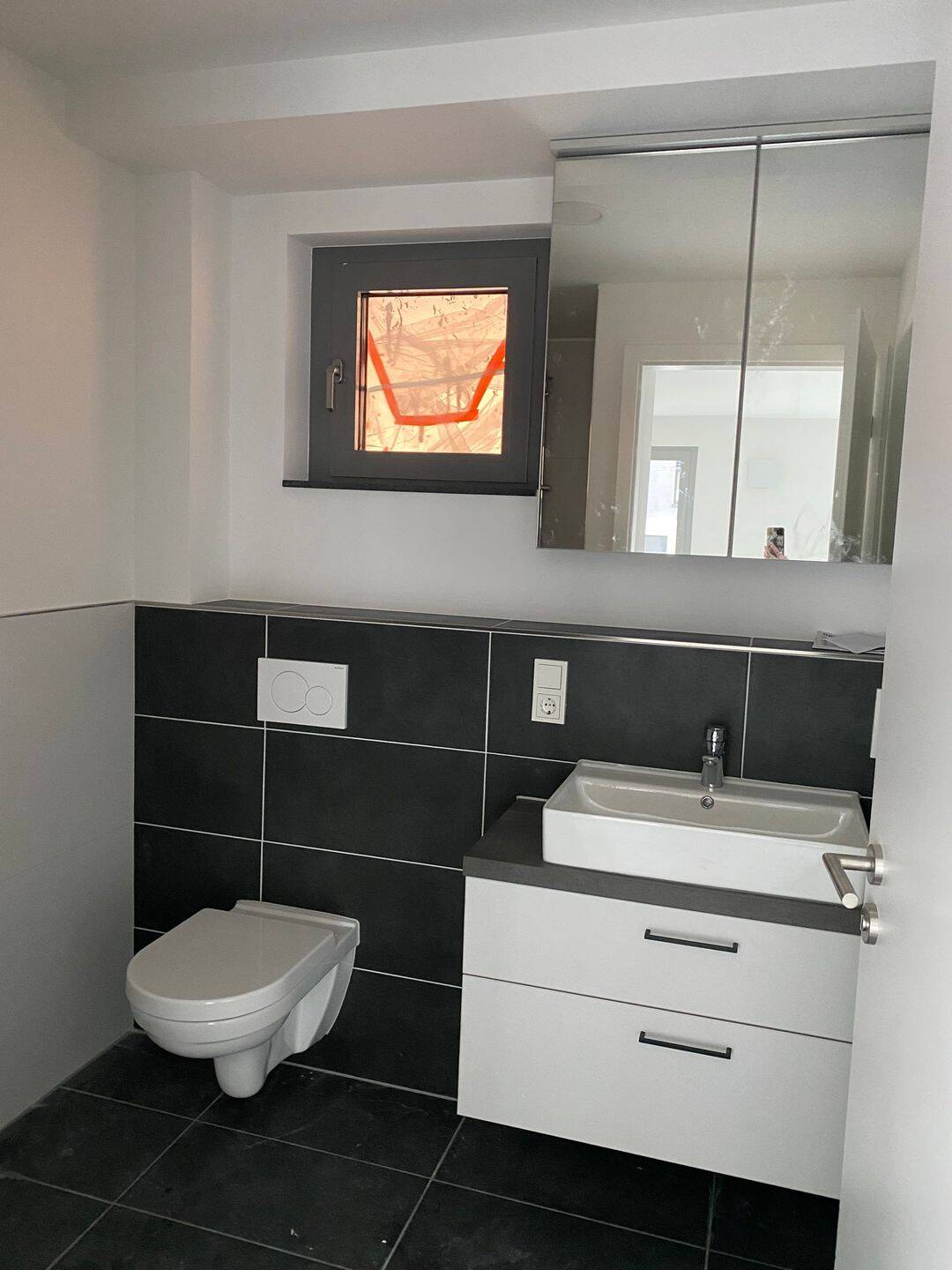 2 Zimmer Wohnung mit Einbauküche und Badausstattung – Saarbrücken – Vorschaubild 4