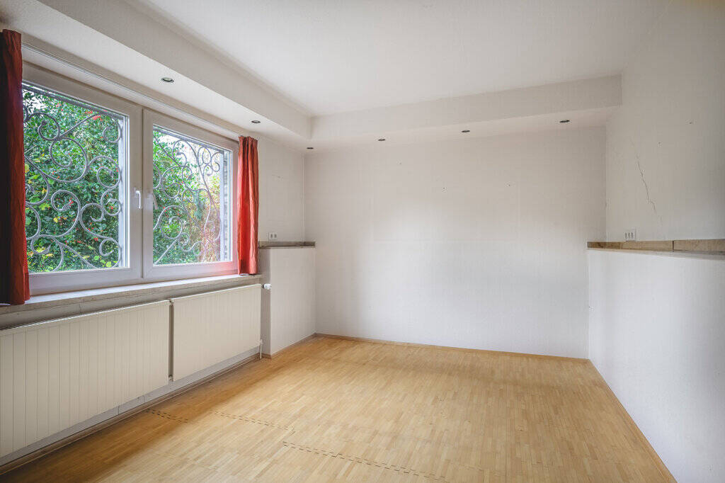 Großzügiges Einfamilienhaus mit Einliegerbüro und 2 Garagen in begehrter Südviertellage – Aachen – Vorschaubild 9