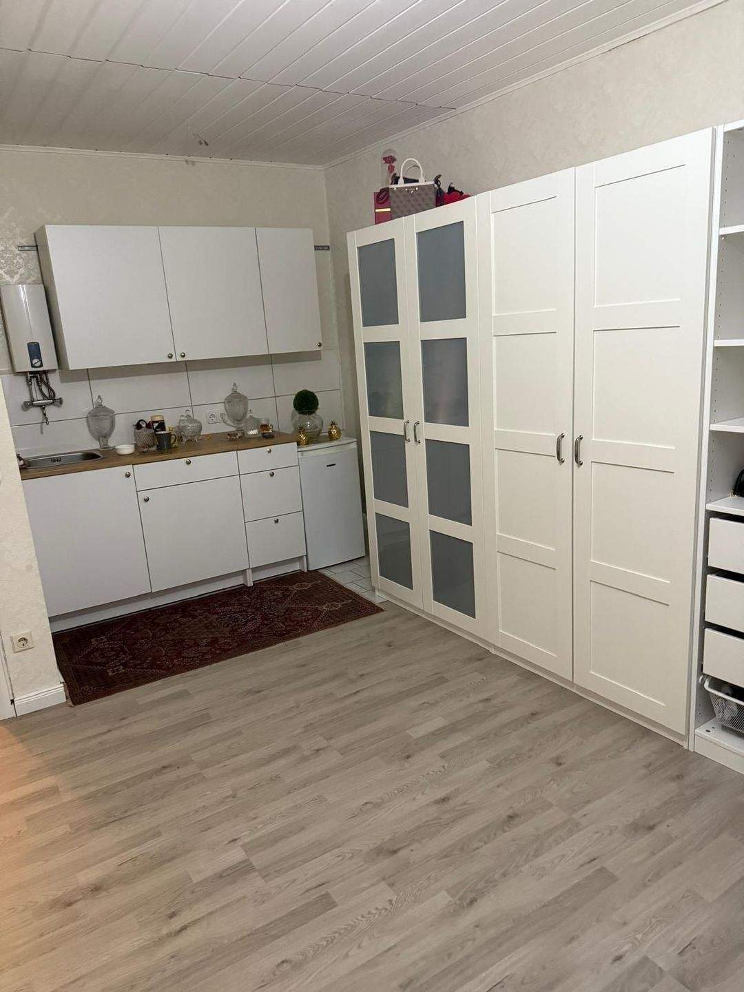 Gemütliche Einzimmerwohnung mit Küchennische in zentrale Lage von Mönchengladbach ! – Mönchengladbach – Bild 1 von 4