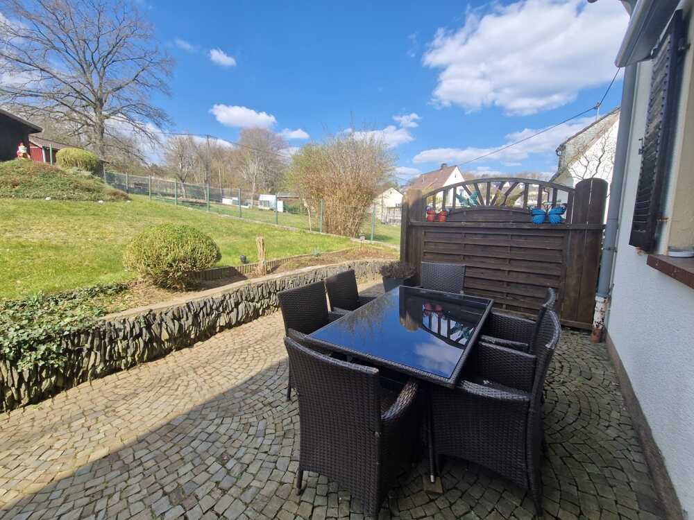 Großzügiges Ein- bis Zweifamilienhaus mit schönem Garten und Garage, Alte Dreisbach! – Siegen – Vorschaubild 9
