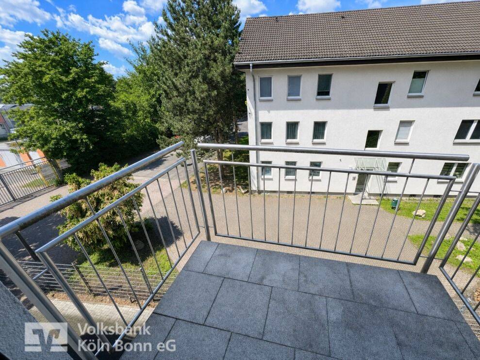 Schöne Maisonettewohnung mit Stellplatz, Gartenteil und je 2 Balkonen und Terrassen in Köln-Mülheim – Köln – Vorschaubild 9