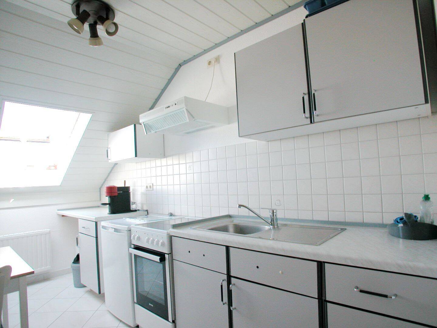 FLATmix.de / Helles, möbliertes 1,5-Zi-Kü-Bad-Dachgeschoss-Appartment – Paderborn – Vorschaubild 3