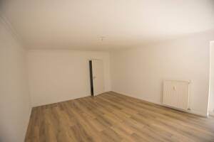von Privat, Erstbezug nach Renovierung, sehr gepflegte Erdgeschoßwohnung (Hochparterre) mit Gartenanteil – 22043 Hamburg – Vorschaubild 8