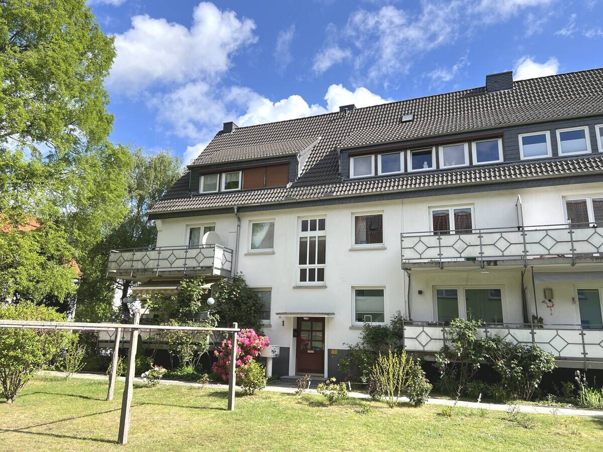 PURNHAGEN-IMMOBILIEN - Renovierungsbedürftige 2-Zimmer-Wohnung in Sackgassenlage von Bremen-Aumund!