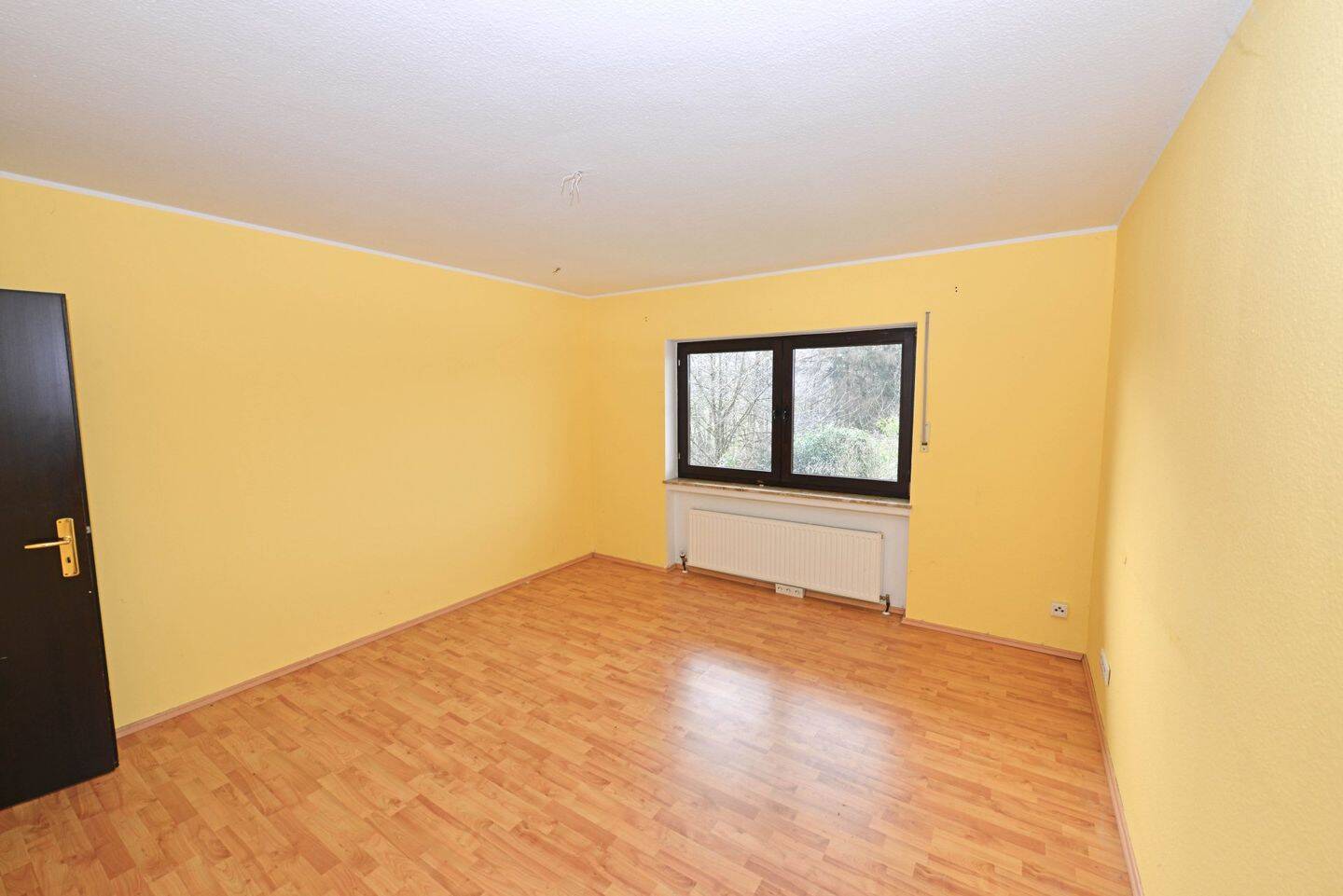 Großzügige 3-Zimmer-Erdgeschosswohnung mit Kamin – Hennef (Sieg) – Vorschaubild 2