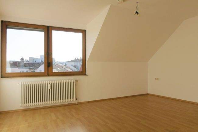 3,5 Zi-DG-Wohnung inkl. neuer EBK mitten in der City – Pforzheim – Vorschaubild 4