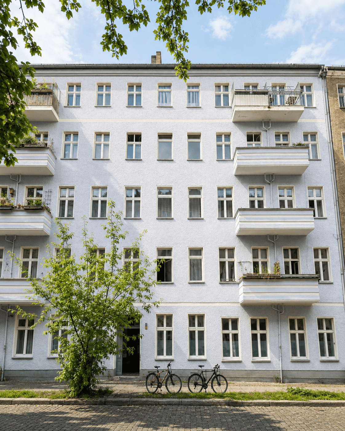 Sofort bezugsfrei + nah am Mauerpark: 2-Zimmer-Whg. im 1.OG + Renovierungspotenzial auf 3-Zimmer