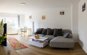 Moderne Wohnung in Alsternähe mit Balkon | Zentral und Blick ins Grüne – 22087 Hamburg – Vorschaubild 1