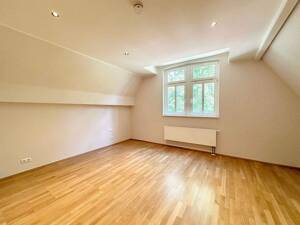 * Helle und sehr schöne 5-Zimmer-Wohnung in denkmalgeschützter Villa * – 1277 Dresden – Vorschaubild 8