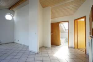 Sonnige, helle 3 Zimmer-Dachgeschoss-Eigentumswohnung mit Balkon und Tiefgaragenstellplatz – 72827 Wannweil – Vorschaubild 9