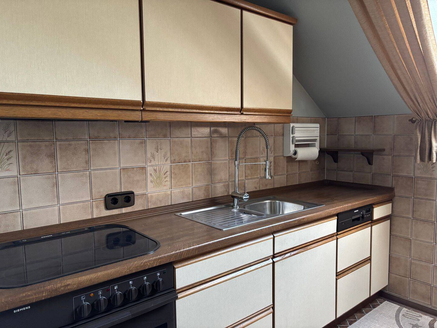 Schöne frisch renovierte 2,5-Zimmer‑Dachgeschoss-Wohnung in Wolfsburg-Westhagen - 74 m² – zur langfristigen Vermietung ab sofort frei – Wolfsburg – Vorschaubild 5