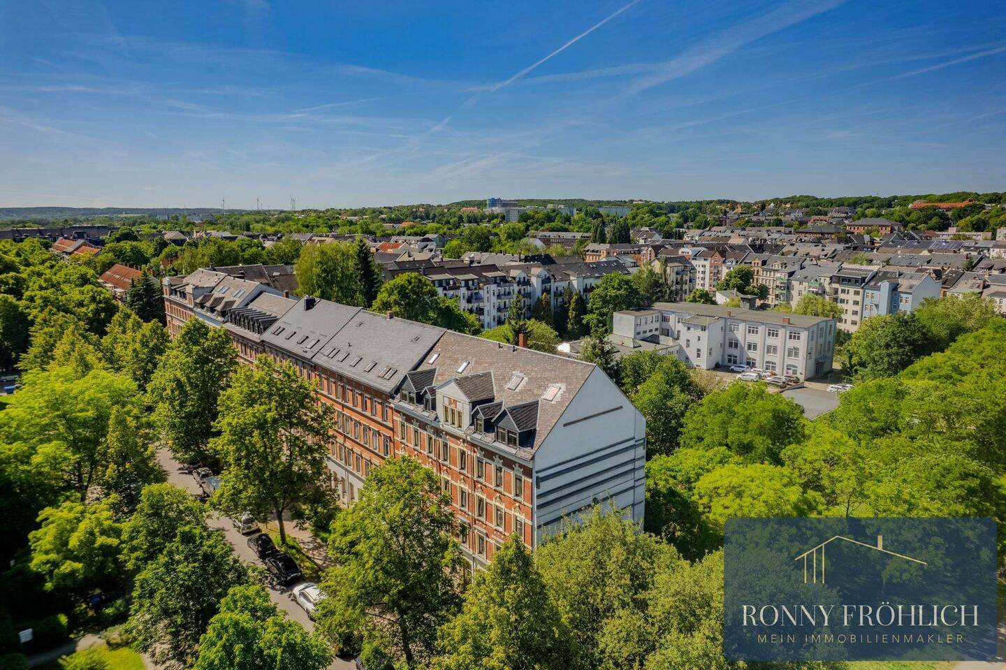 WOW! Frisch saniert: Stilvolle 3-Raum-Maisonette mit Balkon, Aufzug & Fernblick auf dem Kaßberg! NEU – Chemnitz – Vorschaubild 2