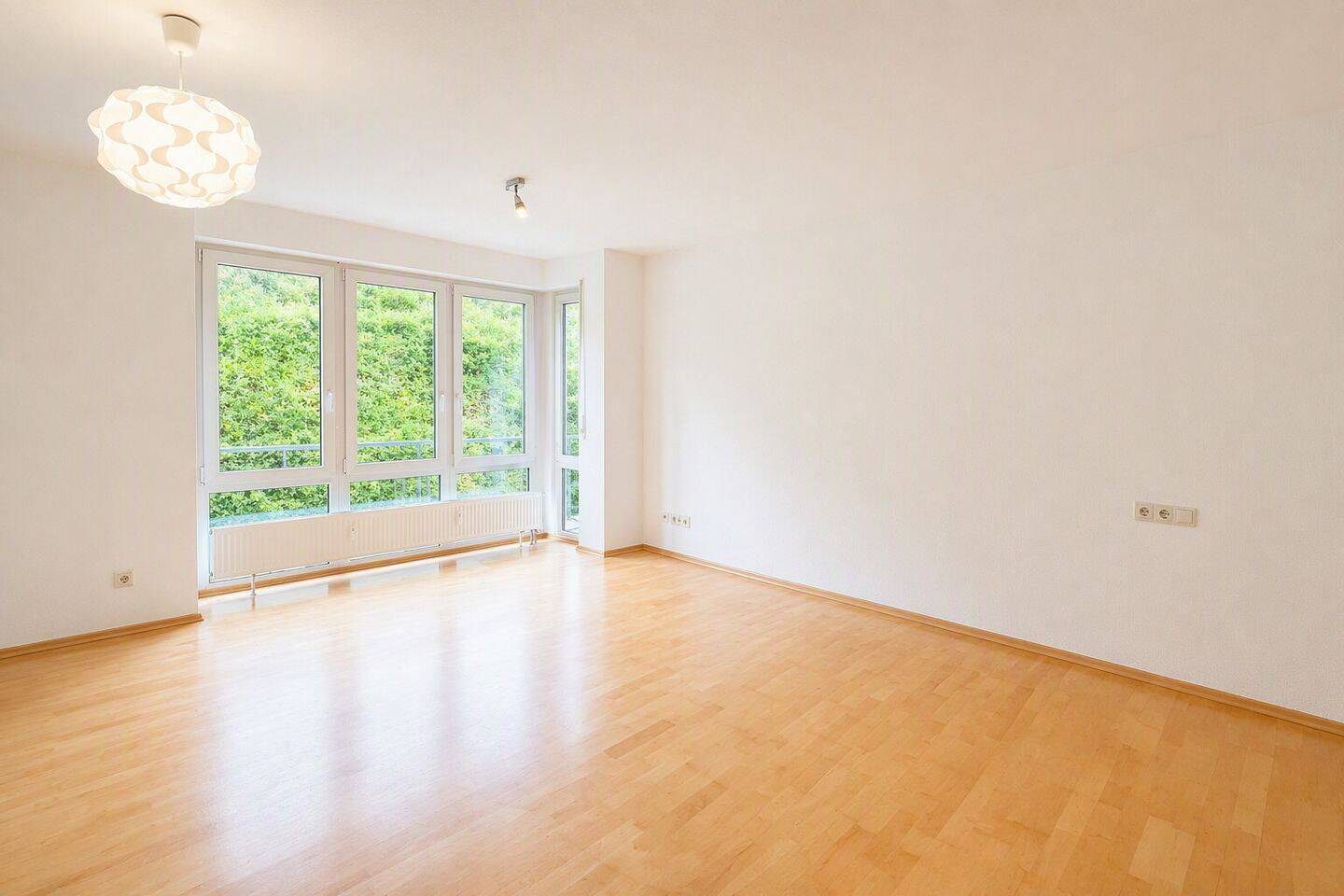 Attraktive 1-Zimmer-Wohnung in ruhiger Lage mit Tiefgaragenstellplatz - sofort verfügbar – Stuttgart – Vorschaubild 2