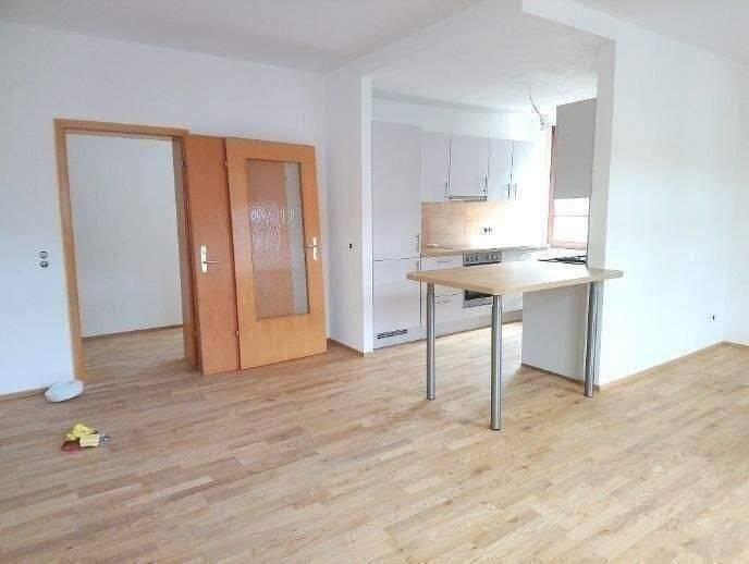 !! Tolle Einbauküche, Parkett, 2-Raum-Wohnung im Stadtteil Hilbersdorf !!