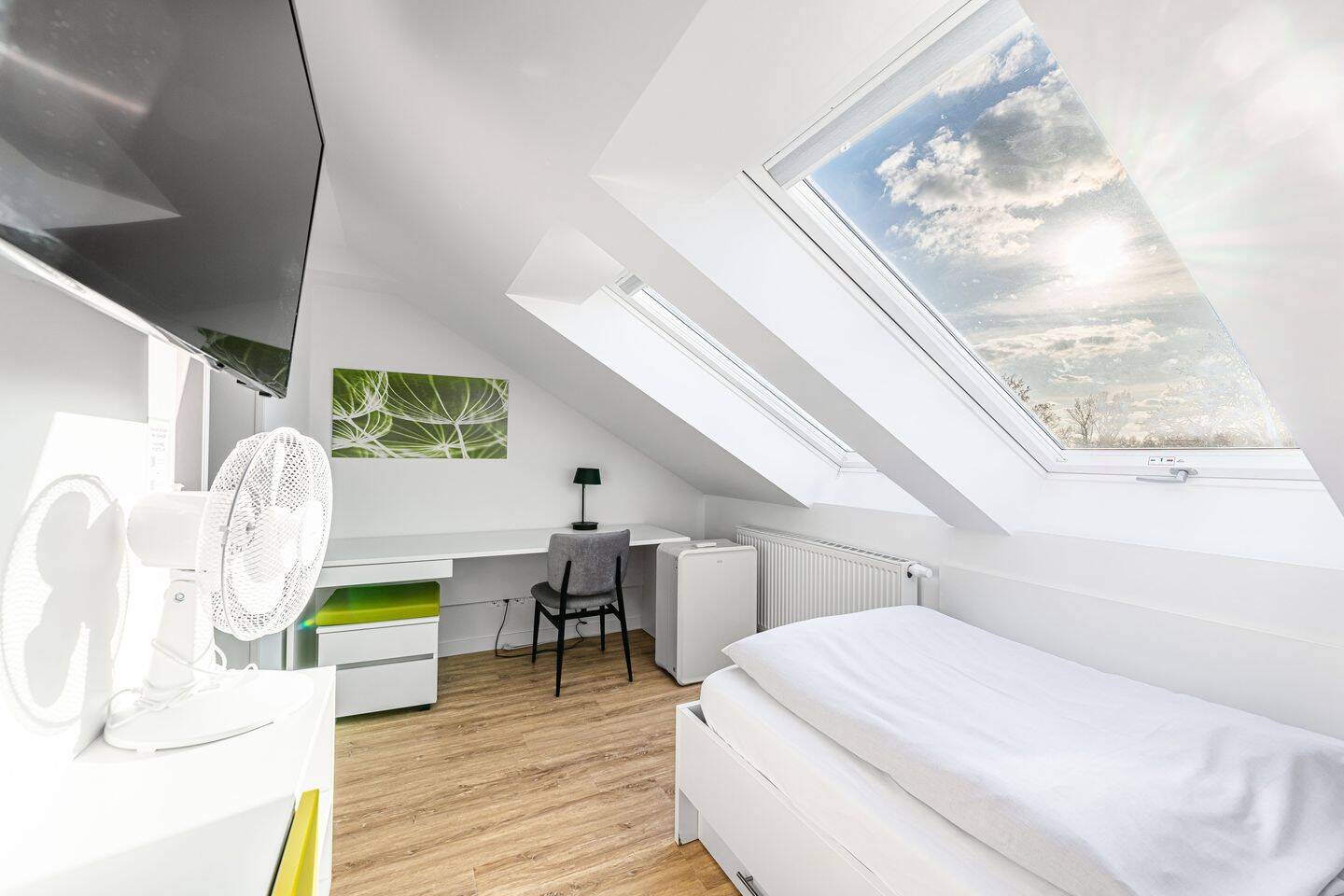 HEGERICH: Stilvolles, modernes Apartment mit garantierten Mieteinnahmen am Golfplatz Fürth