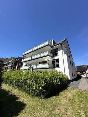 Bezugsfreie 3 Zimmerwohnung mit großer Süd-Terrasse und Garten