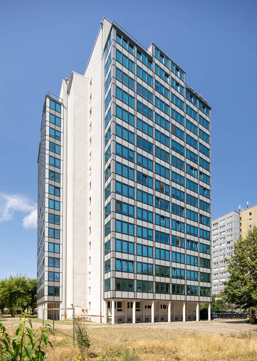 Frisch sanierte 2-Raum-Wohnung mit großem Wintergarten – Leipzig – Bild 1 von 2