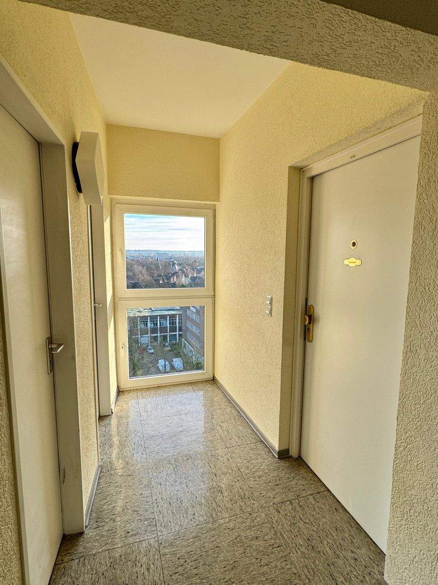 Exklusive 2-Zimmer-Wohnung mit Loggia und Panorama-Ausblick in Leverkusen – Leverkusen – Vorschaubild 3