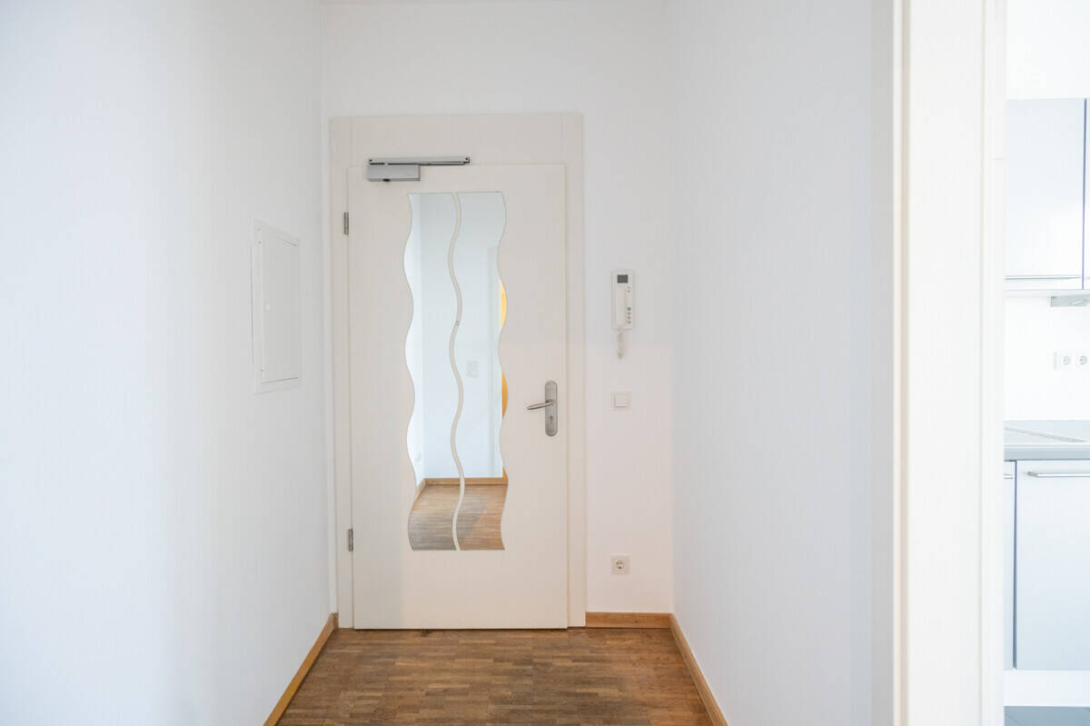 Bezugsfrei in Berlin-Mitte: Sanierte Gründerzeit-Wohnung mit Balkon, EBK, nahe Bundestag & Charité – Berlin – Vorschaubild 3