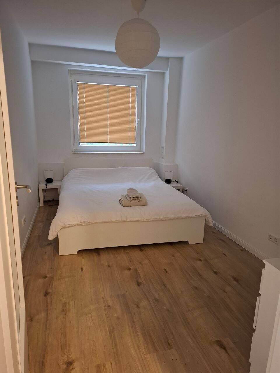 Möbliertes Zimmer für Damen in einer 3-Zimmer-WG zu vermieten – Berlin – Vorschaubild 3