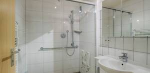 4-Zimmer-Wohnung "Im Efeu" - mit schöner Aussicht - Reutlingen-Sondelfingen – 72766 Reutlingen – Vorschaubild 3