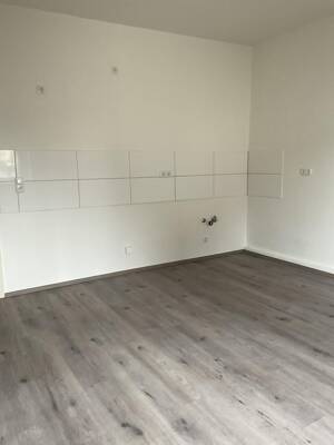 Sommerangebot: 2-Zimmer-Wohnung mit 500EUR Gutschein sofort verfügbar – 44879 Bochum – Vorschaubild 5
