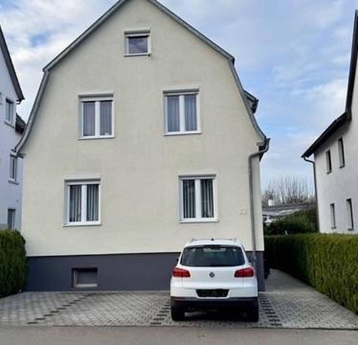 Lichtdurchflutetes Einfamilienhaus in attraktiver Wohnlage – 72770 Reutlingen – Bild 1 von 9