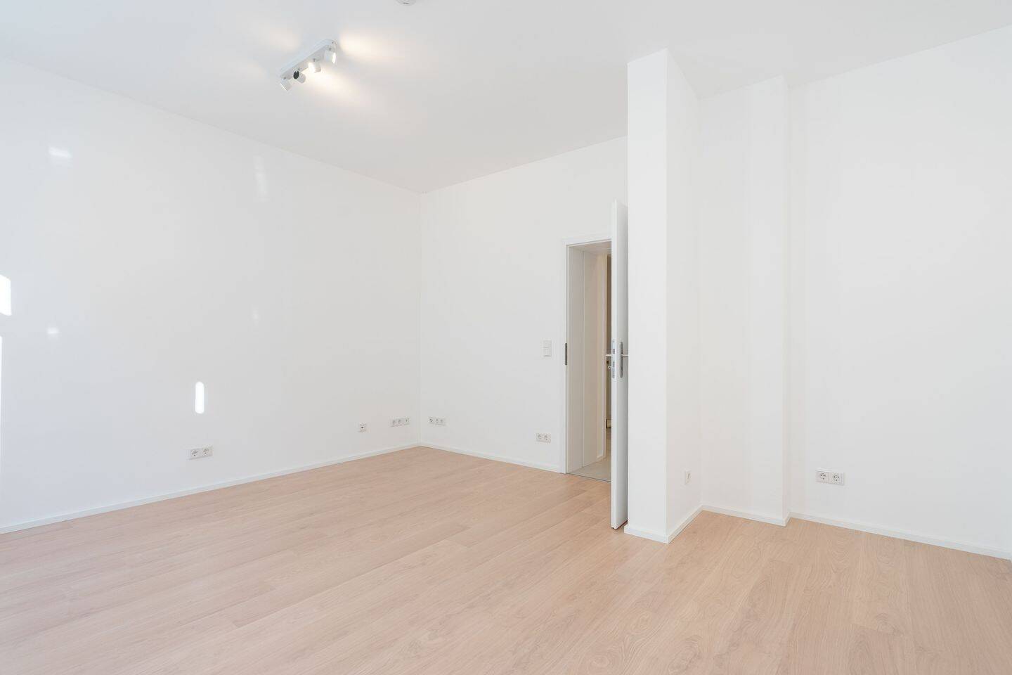 Erstbezug! Große und teilmöblierte 1-Zimmer-Wohnung in top Lage von Nürnberg zur Miete – Nürnberg – Vorschaubild 7